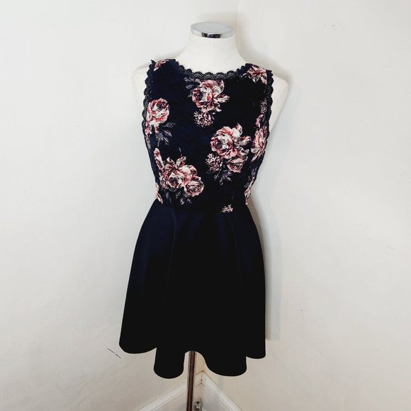 Francesca's Collections Dresses & Skirts - FRANCESCA'S Black Floral Lace Top Dress Women's Size Small